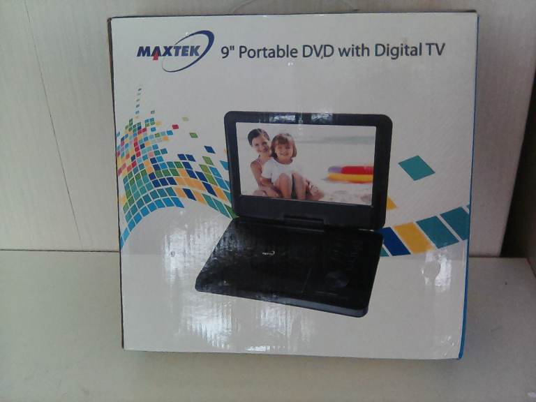 Maxtek 9 " portable dvd player with Digital TV,
