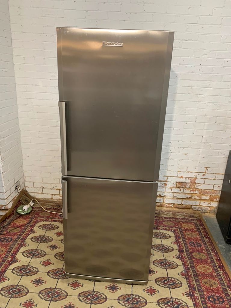 Whirlpool Fridge Freezer – Silver, Good Condition