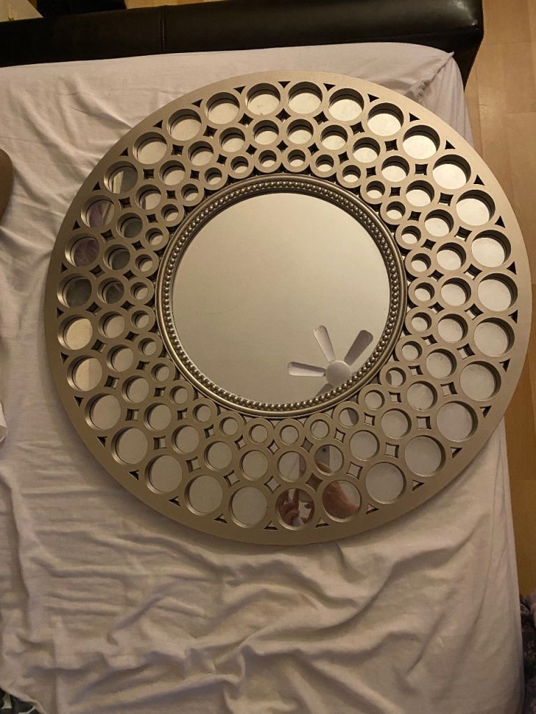 Wall mirror 