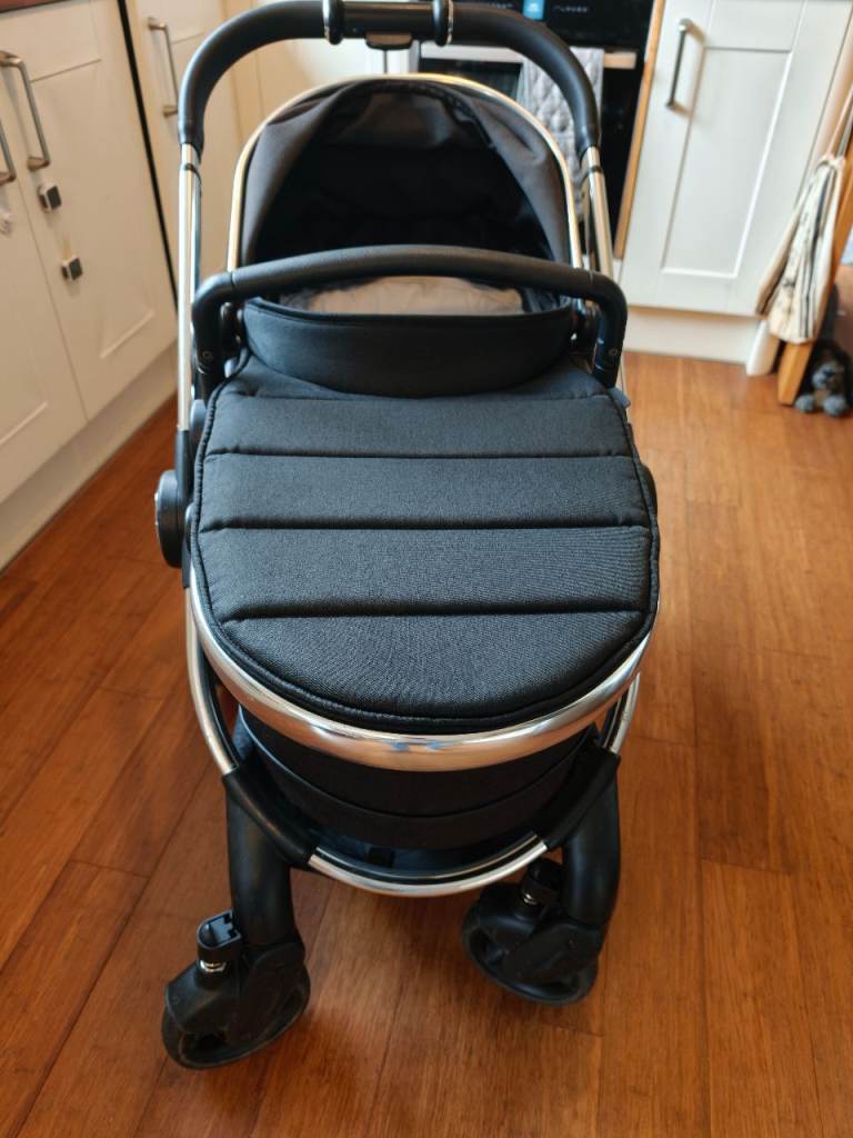 Icandy peach travel system. 