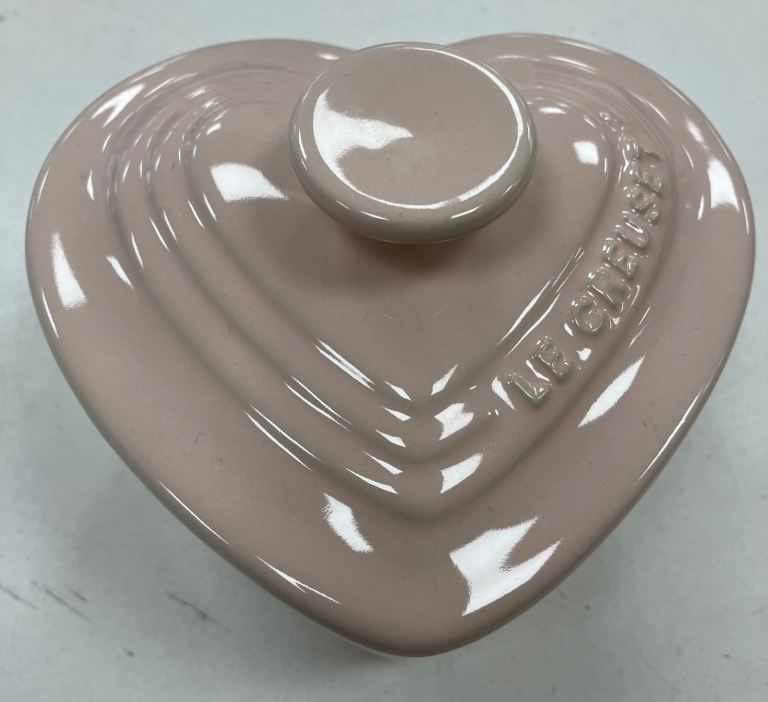 Le Creuset Heart-Shaped Casserole Dish – Pink