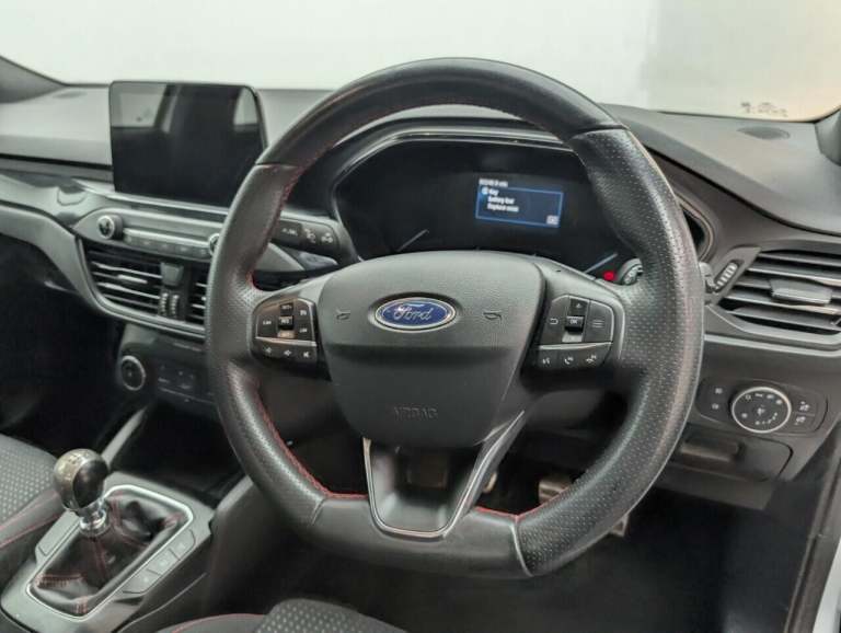  Ford Focus 1.5T EcoBoost ST-Line Hatchback 5dr Petrol Manual Euro 6 (s/s) (150 ps) CRU Petrol Ma...
