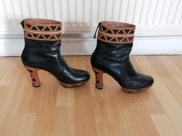 Rare Vintage Designer JOHN FLEUVOG Avant Garde Leather Ankle Boots. Ex Cond. Size : UK 6.5. EU 40 