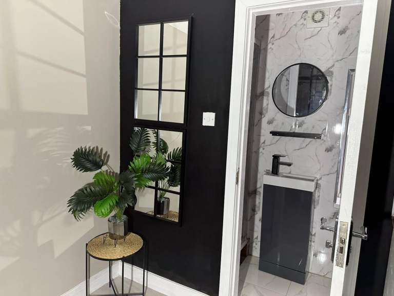 Studio Apartment Available 