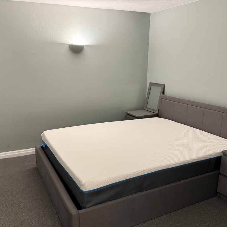 3 bedroom annexe - living room kitchen shower room