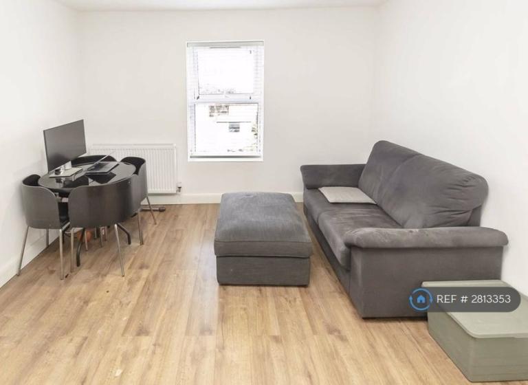 1 bedroom flat in Philip Lane, London, N15 (1 bed) (#2813353)