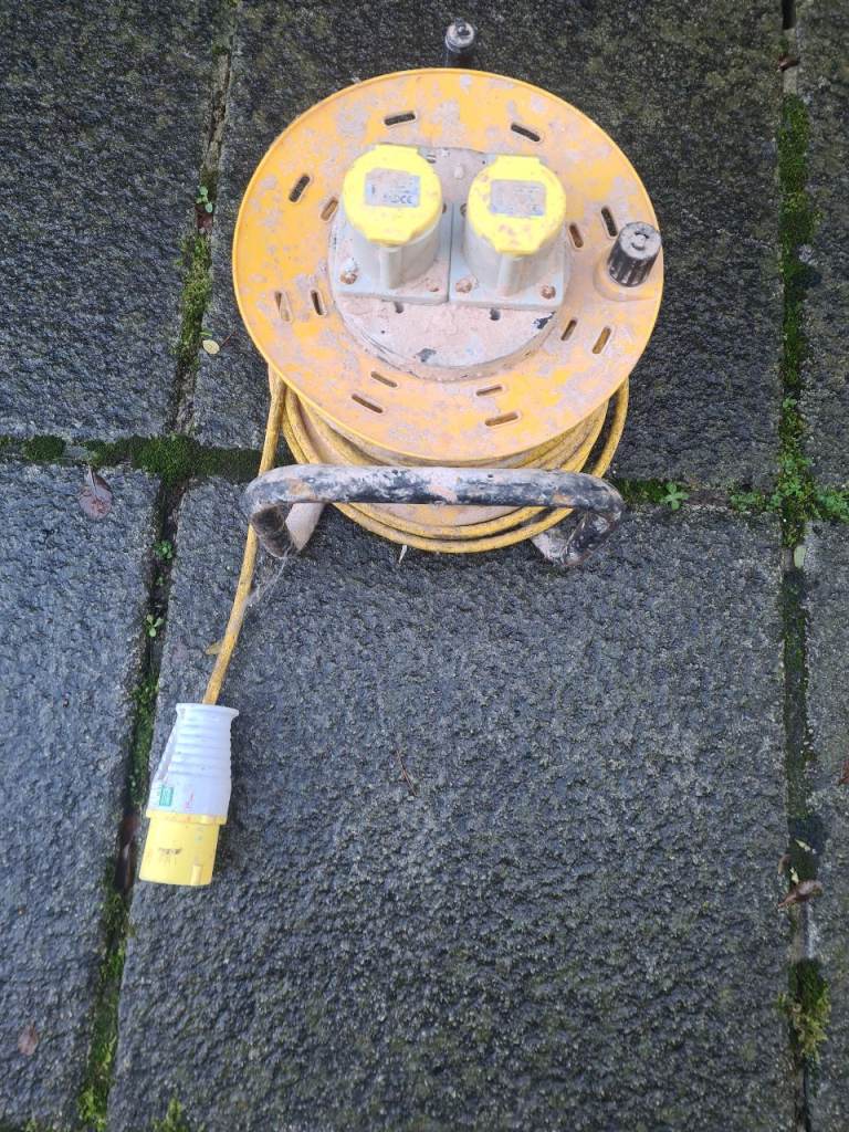 Heavy Duty Extension Lead Cable Reel by Masterplug is a reliable and durable  3 for 15 Or £7each