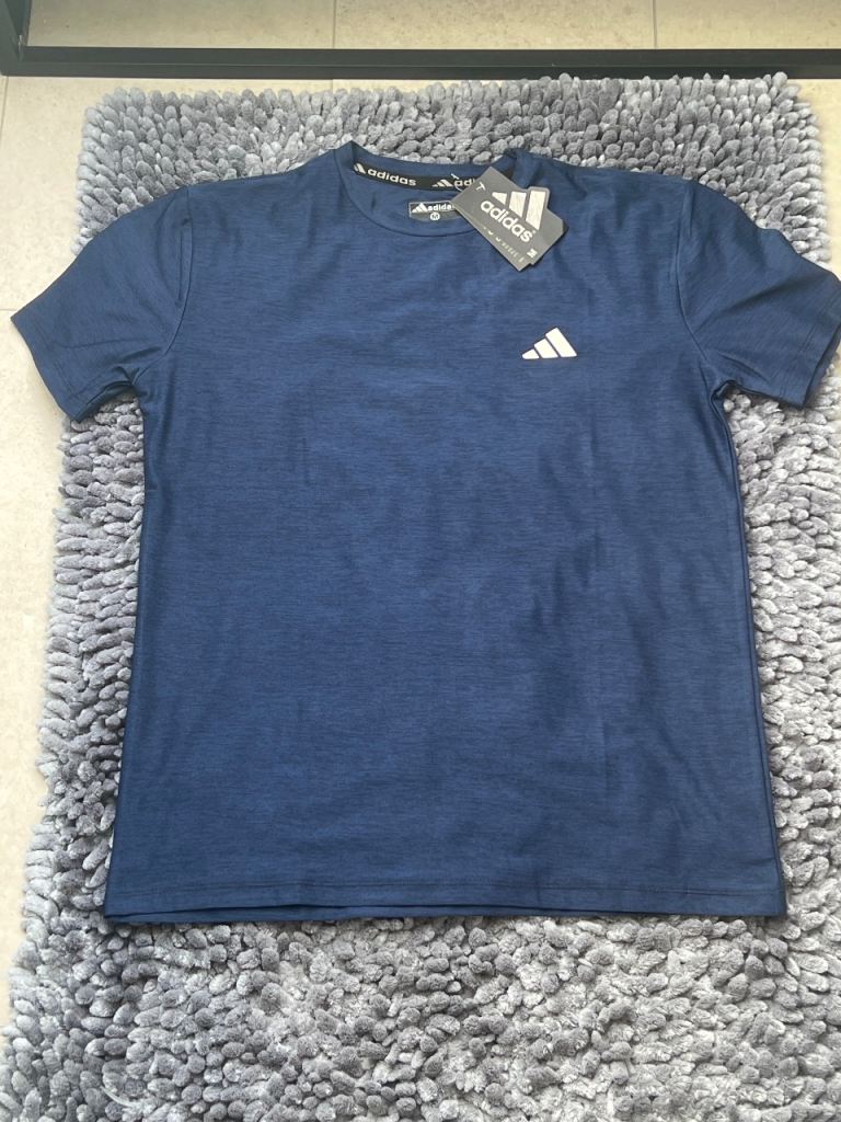 Adidas top