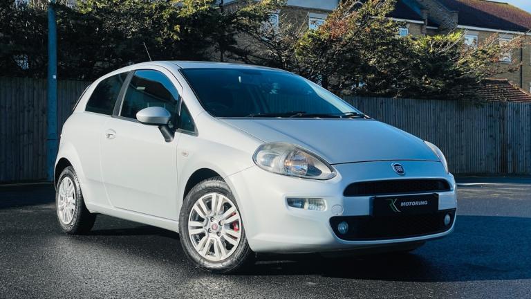 2013 Fiat Punto 1.4 Easy 3dr Dualogic HATCHBACK Petrol Automatic