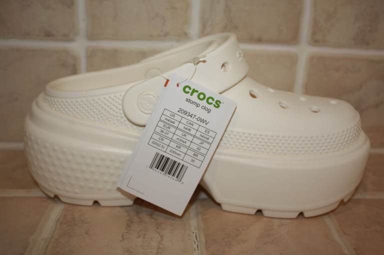Crocs Stomp Clogs in Chalk Colourway - UK Womens Size 4 **NEW**