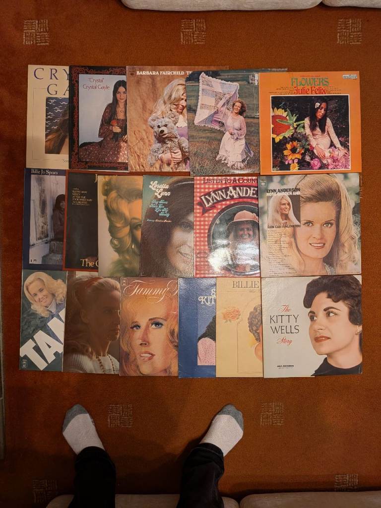 Country Girls Vinyl Collection - 17 Albums including Dolly Parton, Tammy Wynette and Crystal Gayle