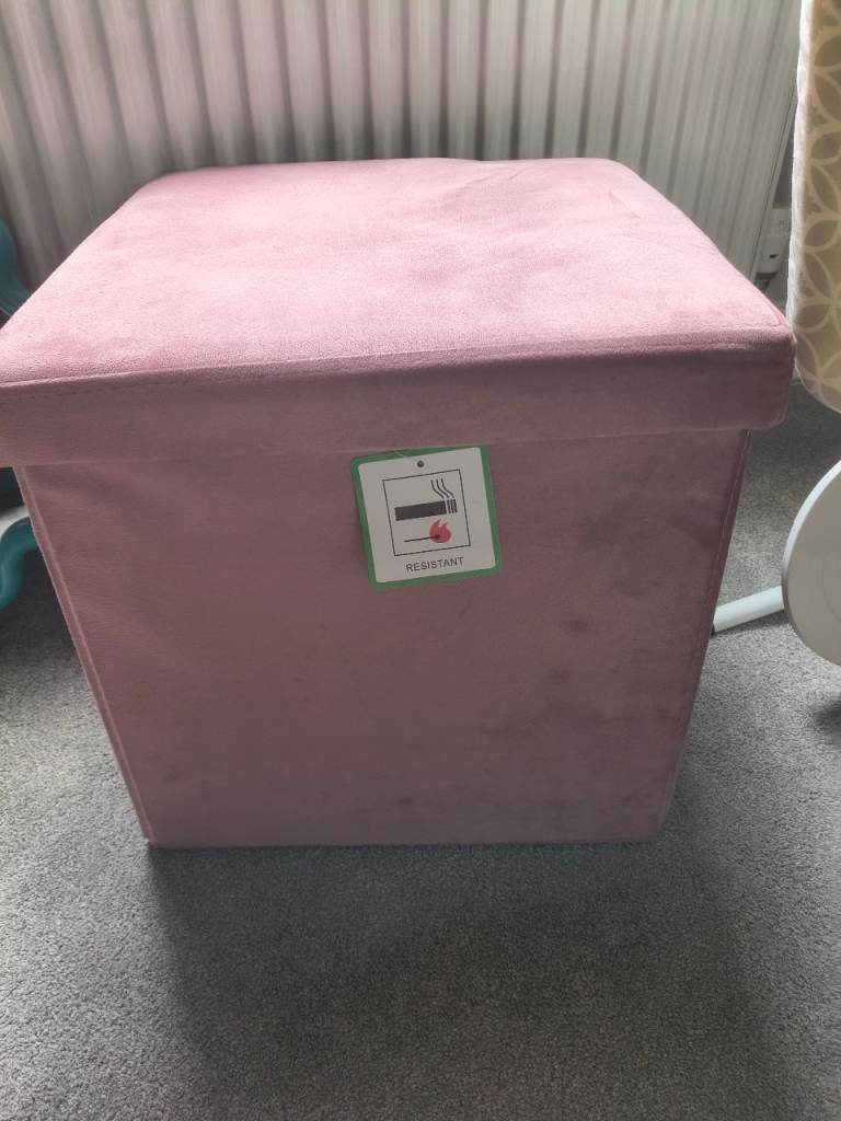 Pink Velvet effect collapsible Storage seat