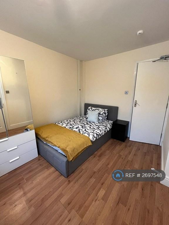 1 bedroom in London Road, High Wycombe, HP11 (#2697548)