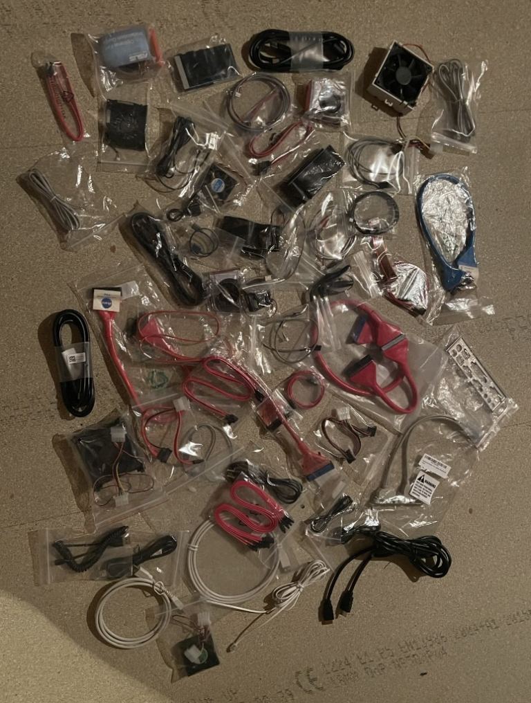 PC Cables / Components / Connectors (Job Lot)