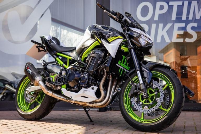 Kawasaki Z900 AKRO SYSTEM ! EXTRAS ! LOW MILES ! STUNNING