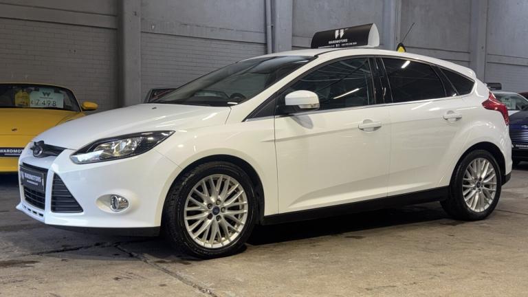 FORD FOCUS 1.0 T EcoBoost Zetec White 5dr LOW TAX+BLUETOOTH+DAB 2012