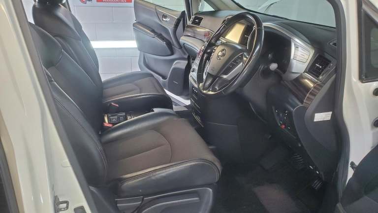 Nissan Elgrand e52 3.5cc automatic 8 seater fresh japanese import 60k 2014