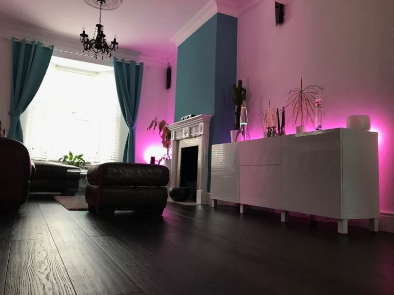 New ensuite with brand new double bed in quiet and clean gay share.