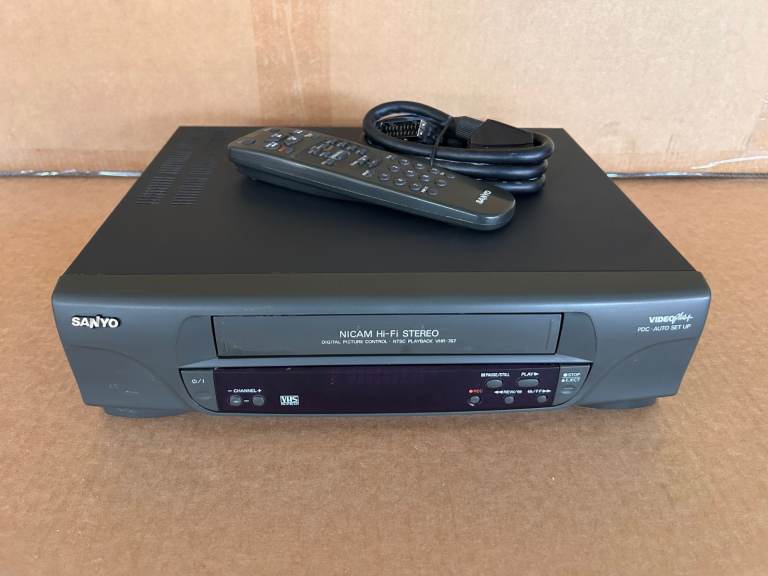 Sanyo VHR-767 VCR VHS Video Cassette Recorder + Fully Working + remote