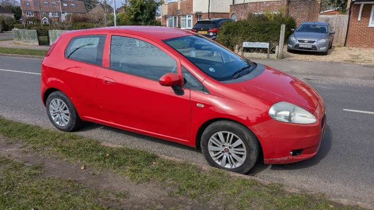Fiat Grande Punto 1.4l | 69k Miles | 12months MOT | Cheap to run | £995