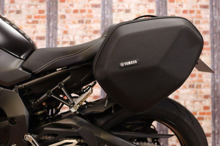 2019 YAMAHA MTN1000 MT-10 TOURER EDITION - 4,620 MILES - 2 OWNERS - EXTRAS