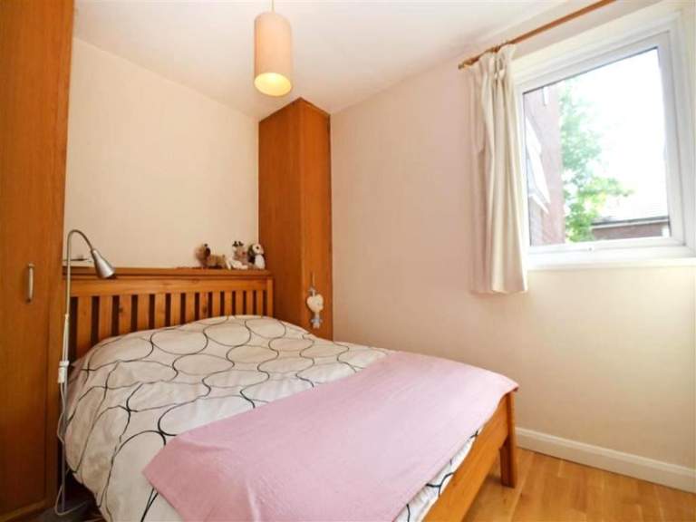 🏡 VERY ACCESSIBLE, FRIENDLY AND COMFORTABLE ROOM LOCATED IN SEVEN SISTERS🏡 Without Deposit
