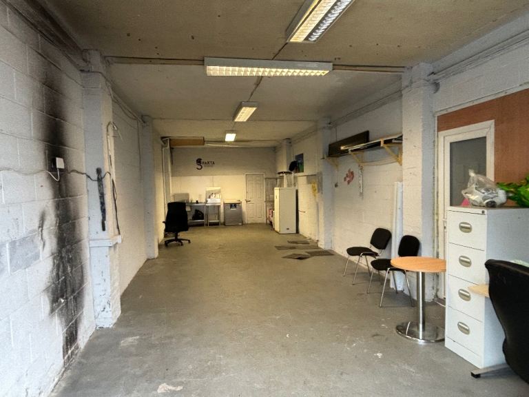 CHEAP 600 FT UNIT AT DOULTON TRADING CENTRE ROWLEY REGIS B65 8JQ