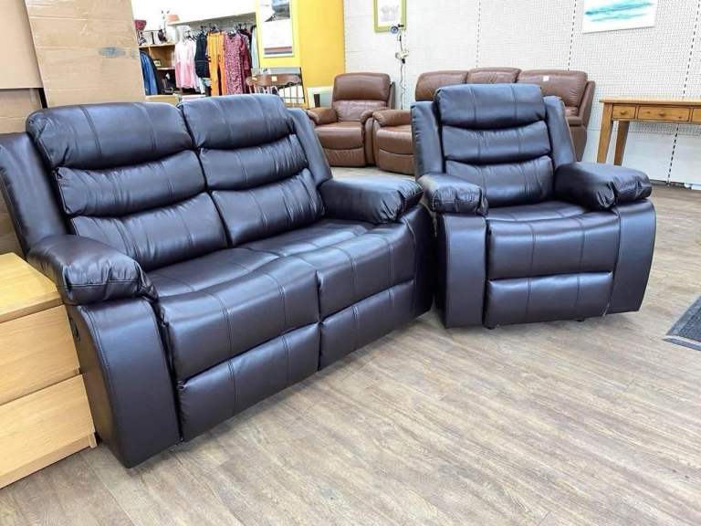 Modern Luxury Meets Pure Relaxation: Best-Selling Black & Grey 3+2 Recliners