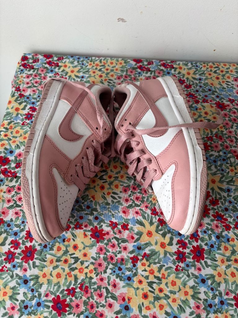 Nike girls trainers -size 3 