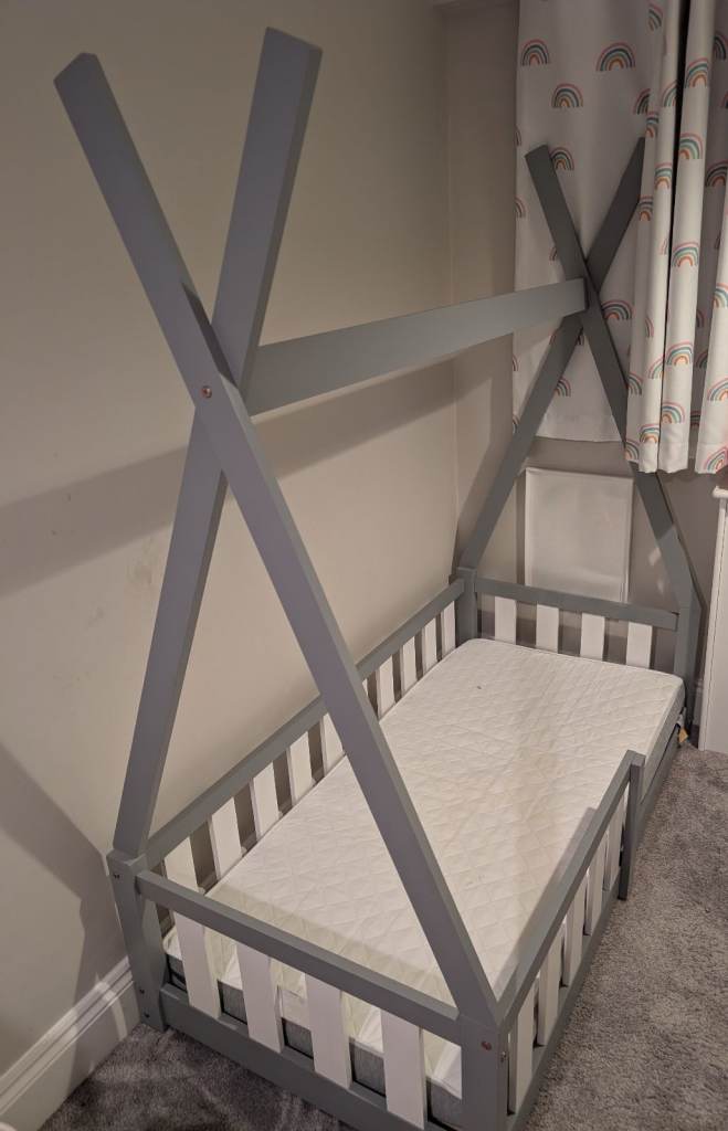 Grey Teepee Toddler Bed with Mattress – Excellent Condition