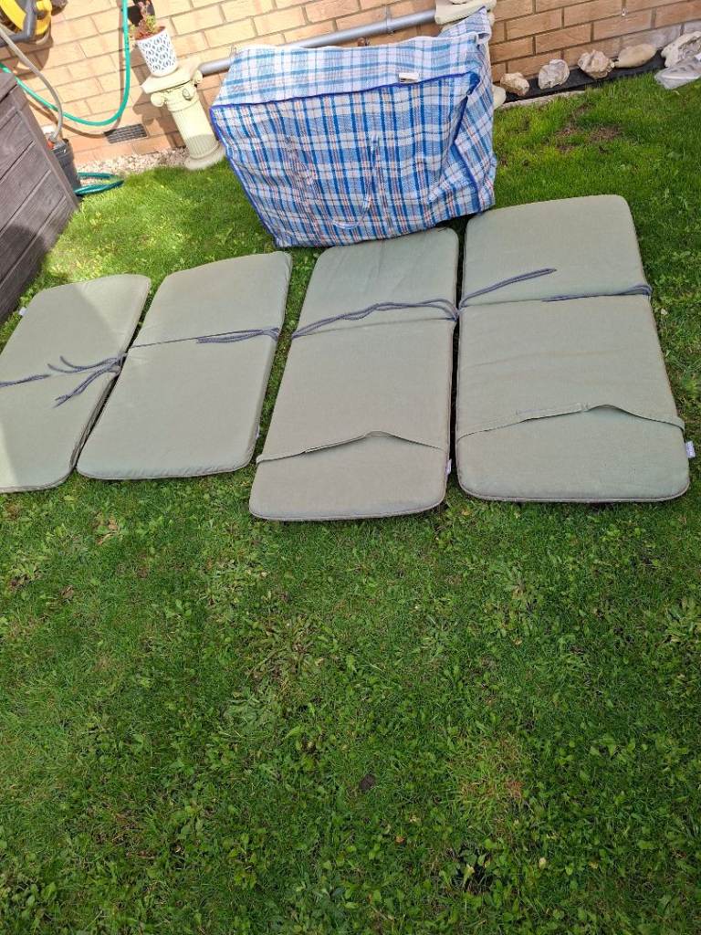 4 Washable Garden Furniture Cushions with Waterproof Carry Bag