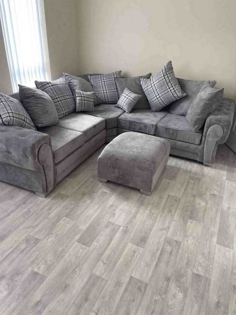 Never Used grey corner sofa with Footrest~ high back corner couch