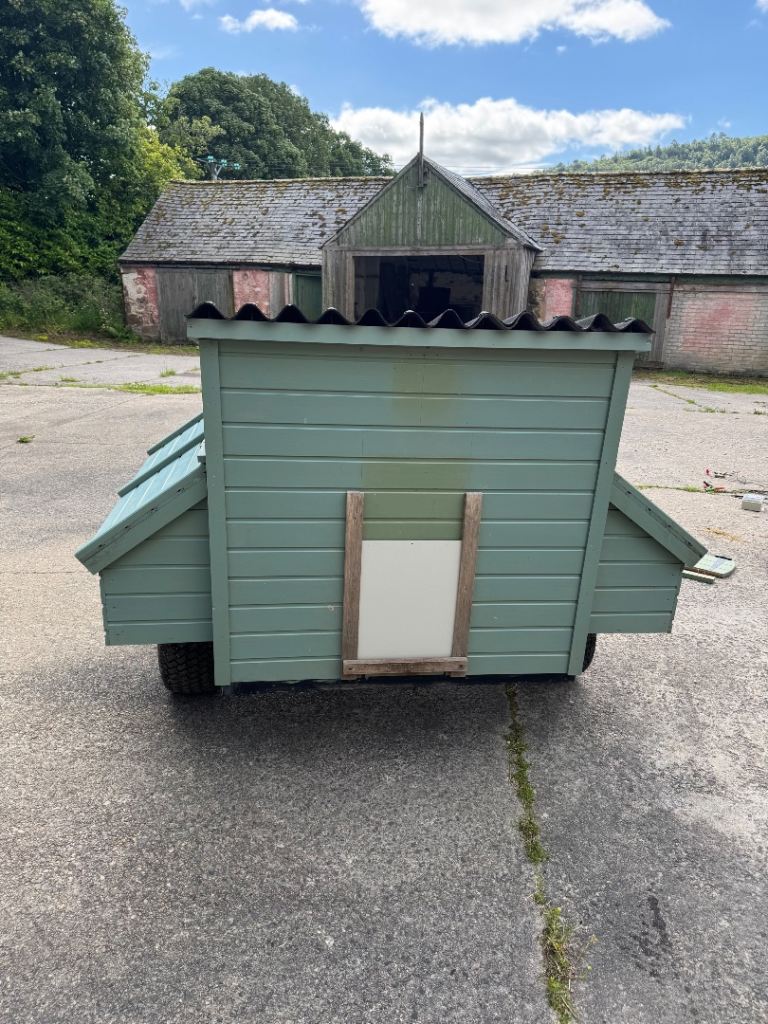 High quality mobile hen coop