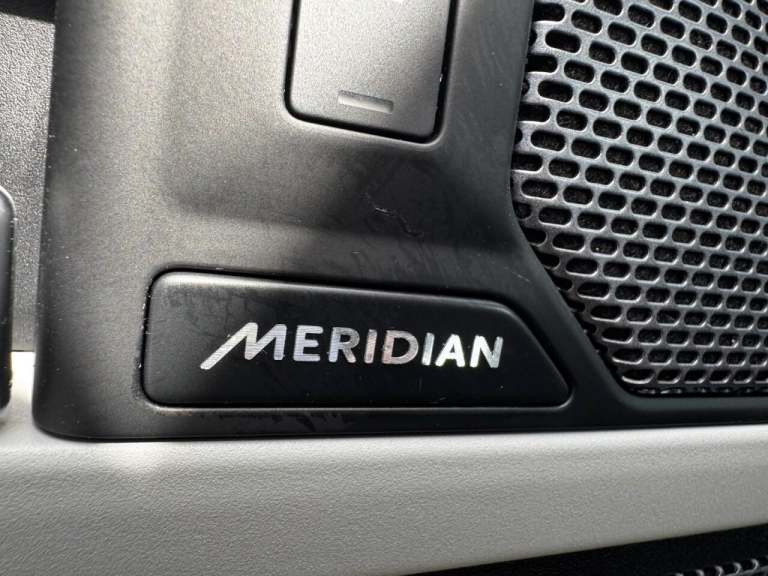 2023 Land Rover Defender 3.0 D250 Hard Top SE Auto PANEL VAN DIESEL Automatic