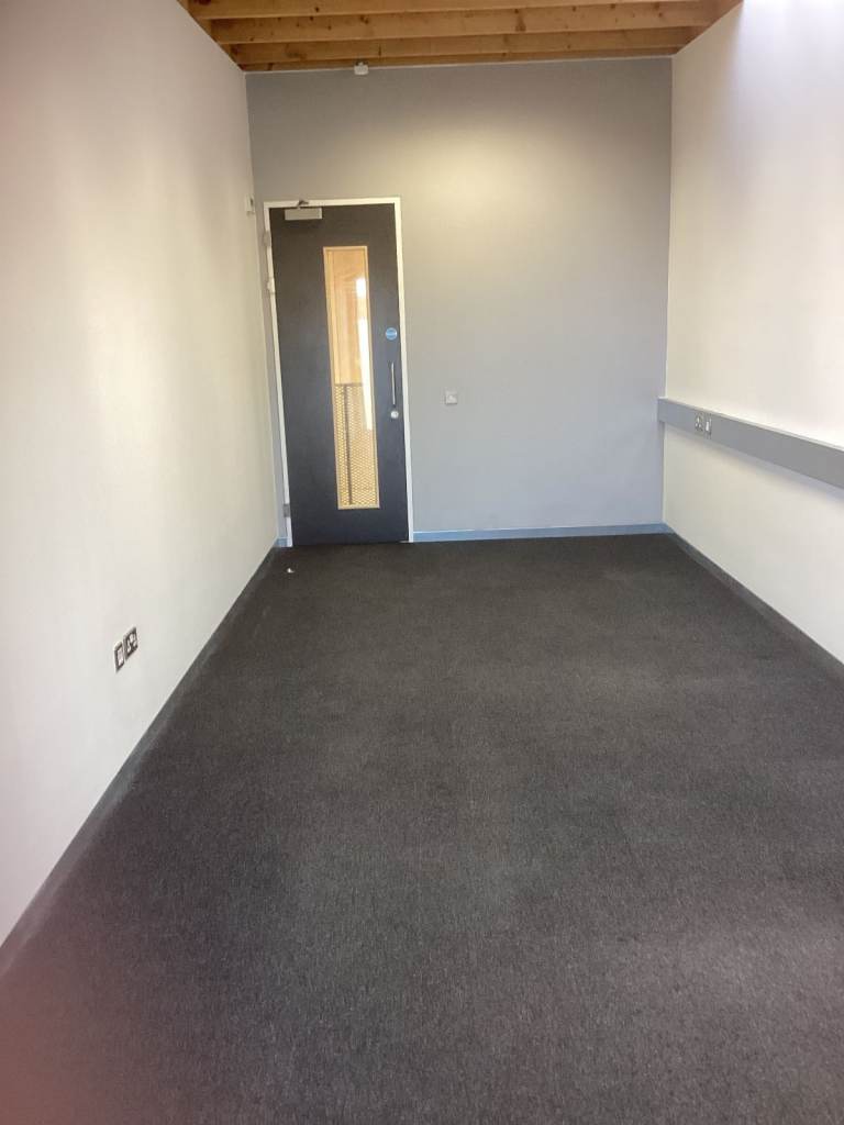 Offices D16 and D17 - 220 ~Sqr Ft  - £550 pcm each(includes VAT,Heat and Light)