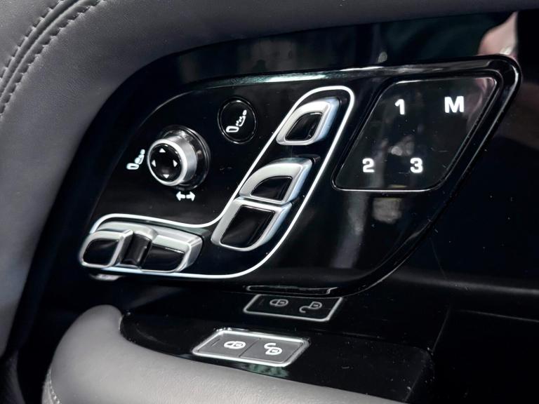  Land Rover Range Rover 4.4 SD V8 Autobiography SUV 5dr Diesel Auto 4WD Euro 6 (s/s) (339 ps) Die...