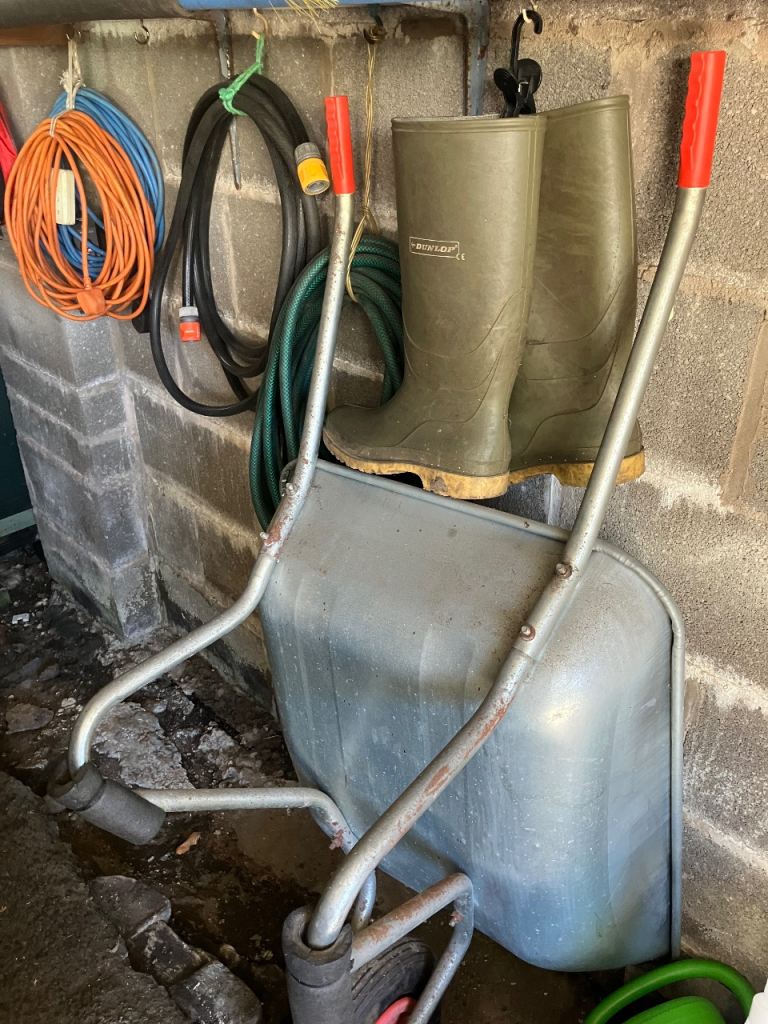 Wheelbarrow 