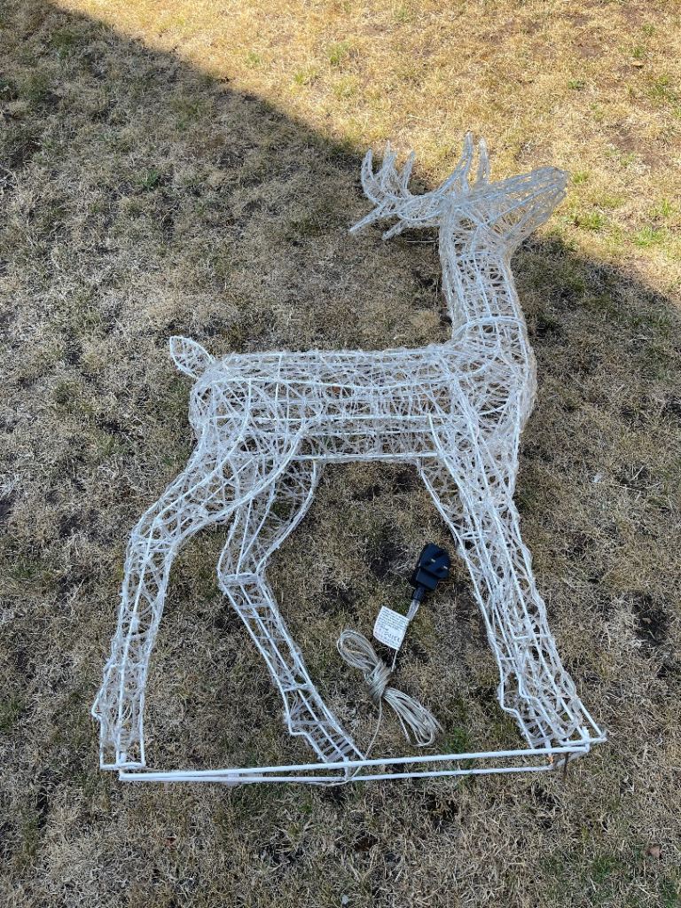 White Light-Up Reindeer Christmas Decoration – Good Condition