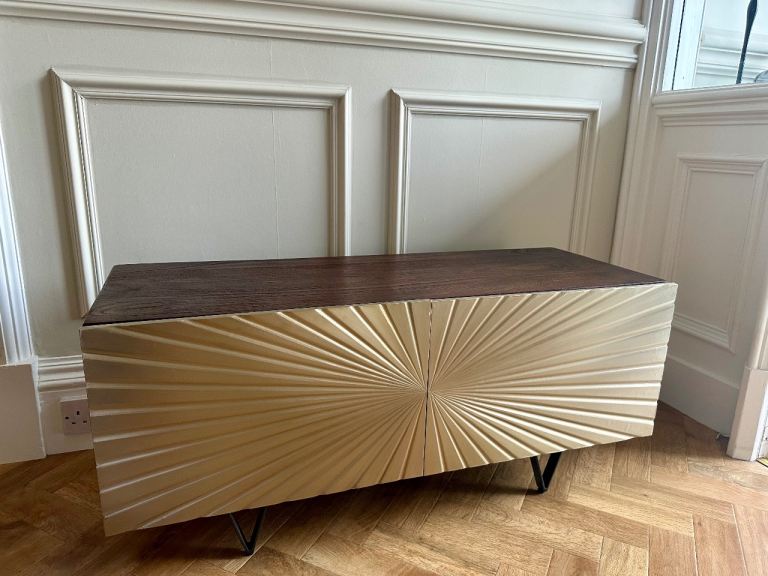 Ziggy Media Unit by SWOON