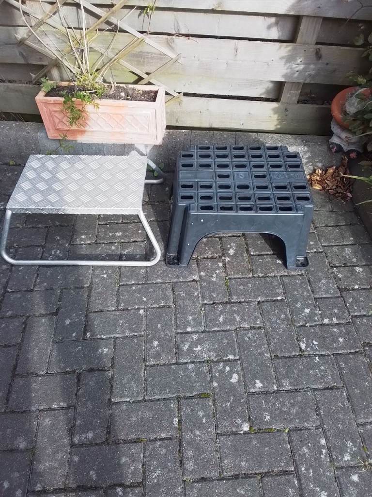 Caravan  steps .