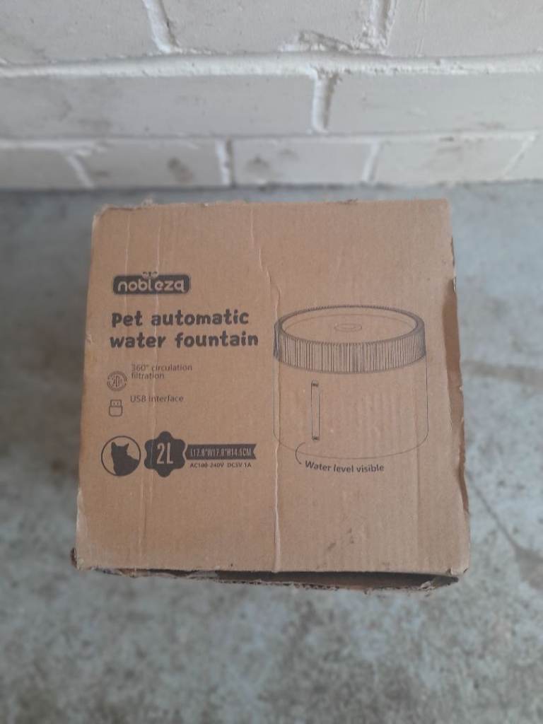 Pet fountain 
