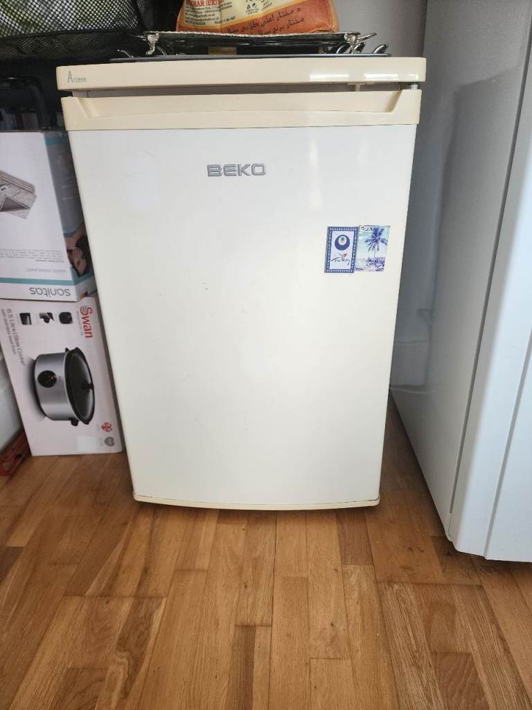 Beko Freestanding Fridge - White, Good Condition
