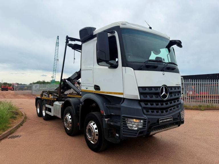 MERCEDES AROCS 3240 2021 (21) EURO 6, SLEEPER CAB, 8X4 HOOK LOADER