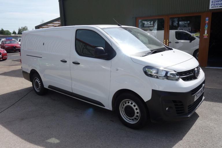Vauxhall Vivaro 1.5 Turbo D 2900 Dynamic Panel Van 6dr Diesel Manual ... 2022/72