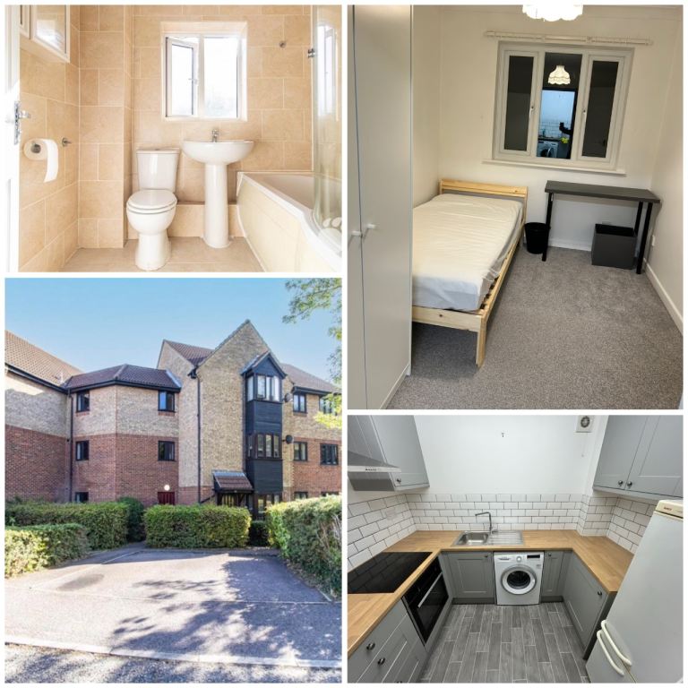 Clean Room Single Bed Shared Bathroom