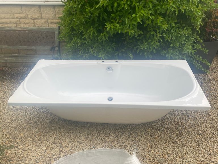 Double ended white bath