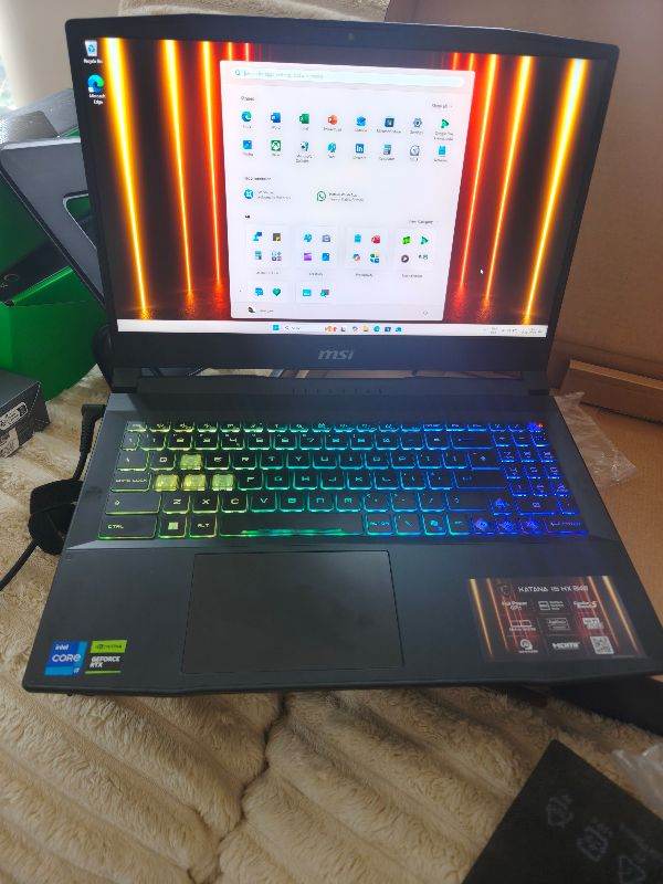 MSI Katana 15 HX B14W 15.6" Gaming Laptop - Intel® Core™ i7, RTX 5070, Bundle