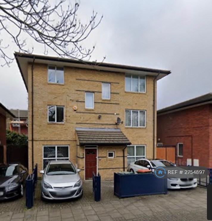 5 bedroom house in Covelees Wall, London, E6 (5 bed) (#2754897)