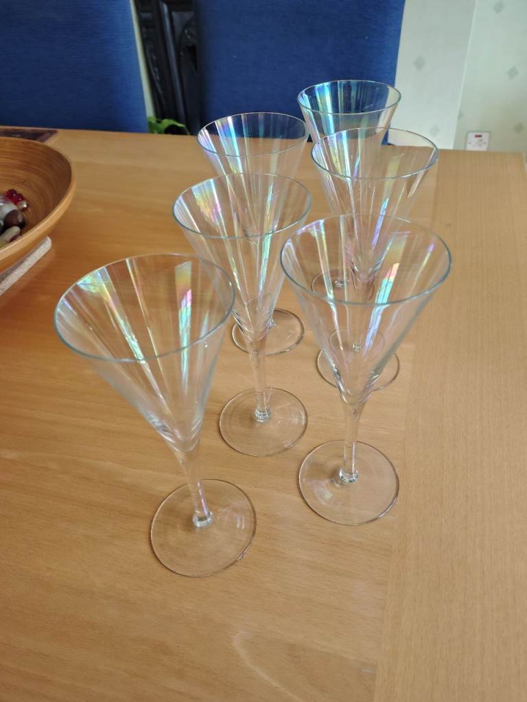 Set of 6 Iridescent Martini/Cocktail Glasses – Good Condition