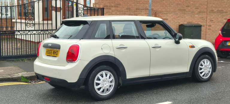 Mini one 2015 1.2 ulez free 4 door drives like new